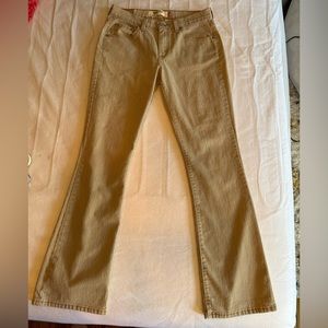 Levi’s low waisted bootcut jeans